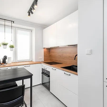 Pl. Dabrowskiego 12 By Homeprime Apartmán