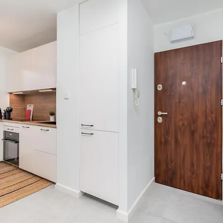 Pl. Dabrowskiego 12 By Homeprime *