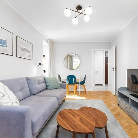 Pl. Dąbrowskiego 12 By Homeprime * Warszawa