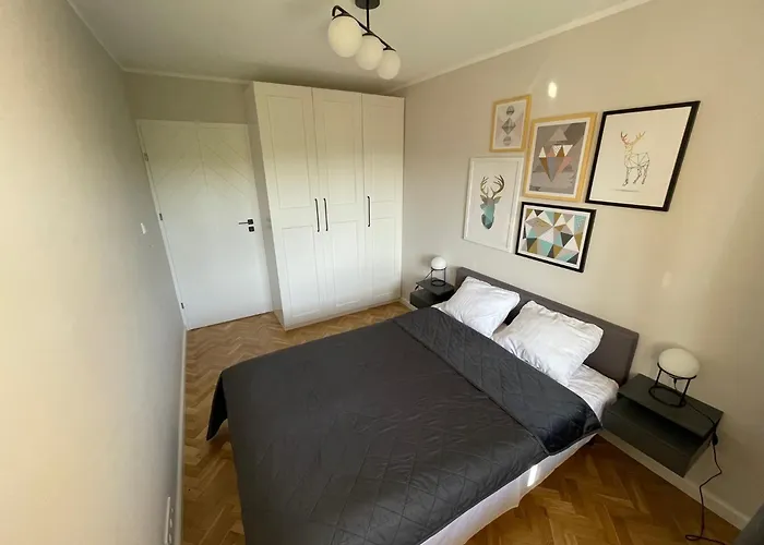 Pl. Dabrowskiego 12 By Homeprime *