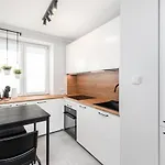 Pl. Dąbrowskiego 12 By Homeprime Apartament